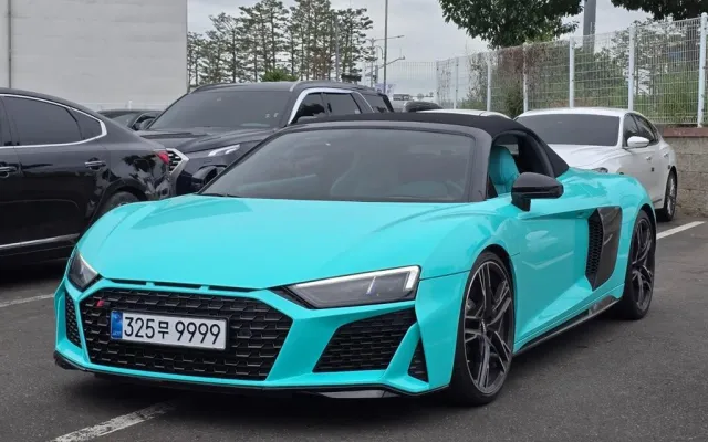 인천중고차저렴한곳 R8 (4S) 5.2 V10 퍼포먼스 스파이더 매물 사진 12 - 2022/04 25,941km